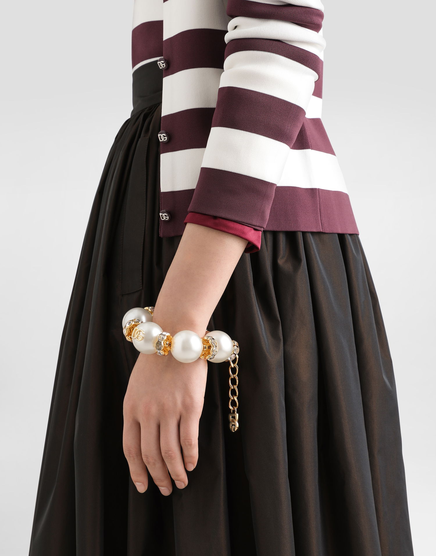 Náramok Dolce & Gabbana Dolce & Gabbana Pearl Bracelet With Crystal Accents And DG Logo Biela | WBR2E3W1111W0111, 1