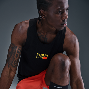 Tielko Nike Nike Stride Berlin Marathon Men's Running Tank Čierna | ih4074-010, 2