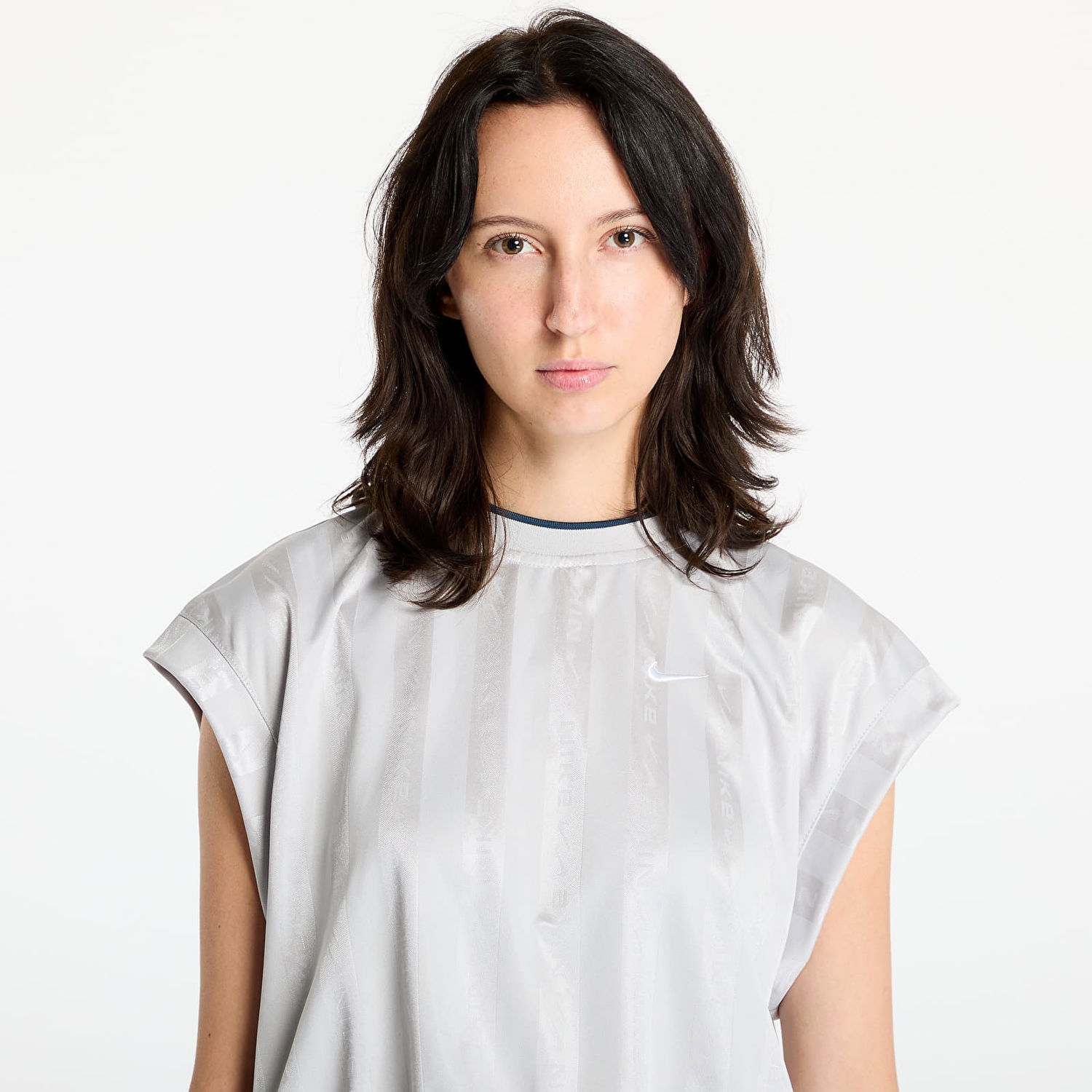 Tričko Nike Top Sportswear Collection Women's Dri-FIT Jacquard Short-Sleeve Jersey Top Light Iron Ore/ Light Iron Ore/ Armoury Navy/ White Biela | FV7549-014, 1