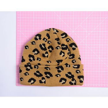 Kulicha New Era Medium Knit Wide Leopard Beanie Hnedá | 60565280, 1