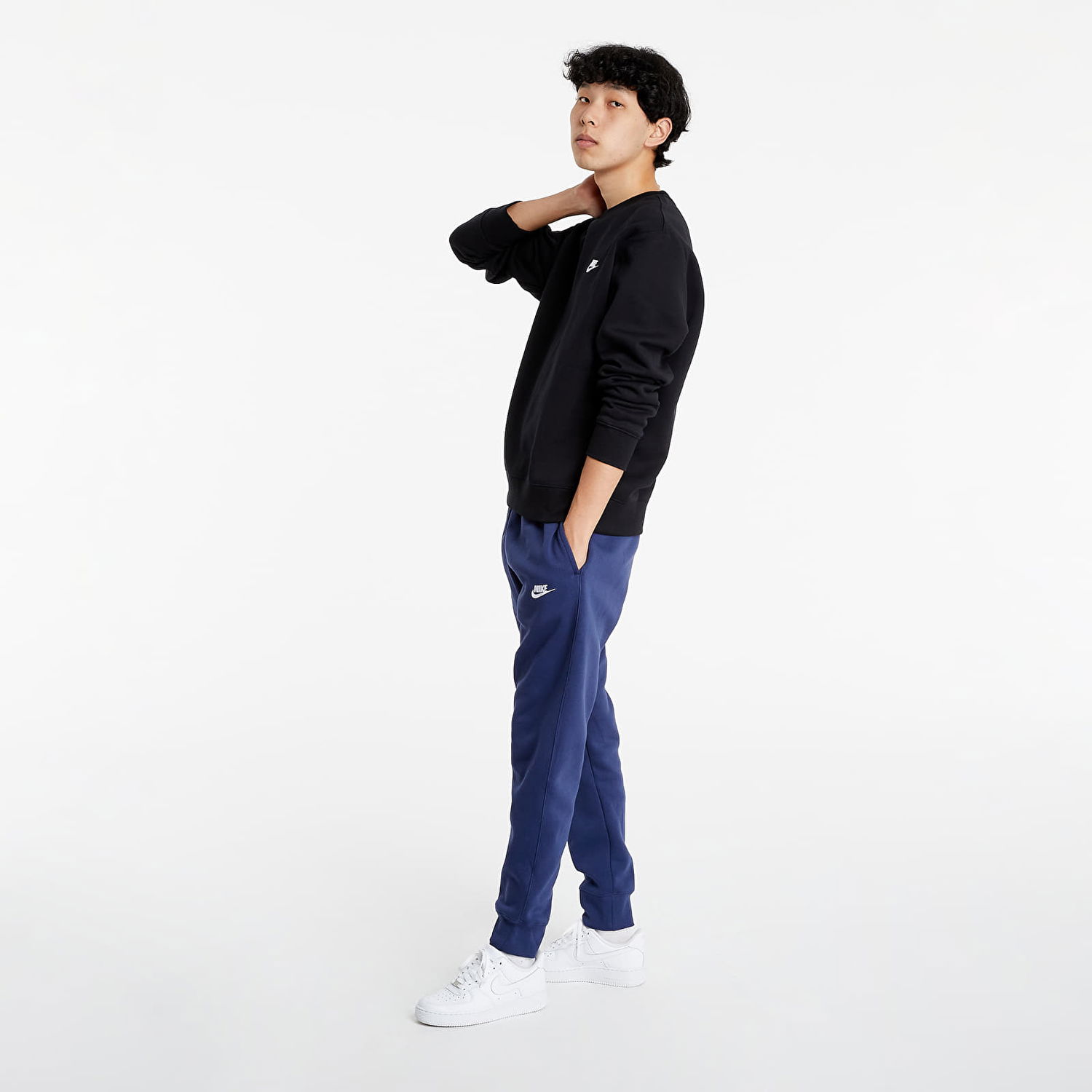 Mikina Nike Sportswear Club Fleece Crew Čierna | BV2662-010, 1