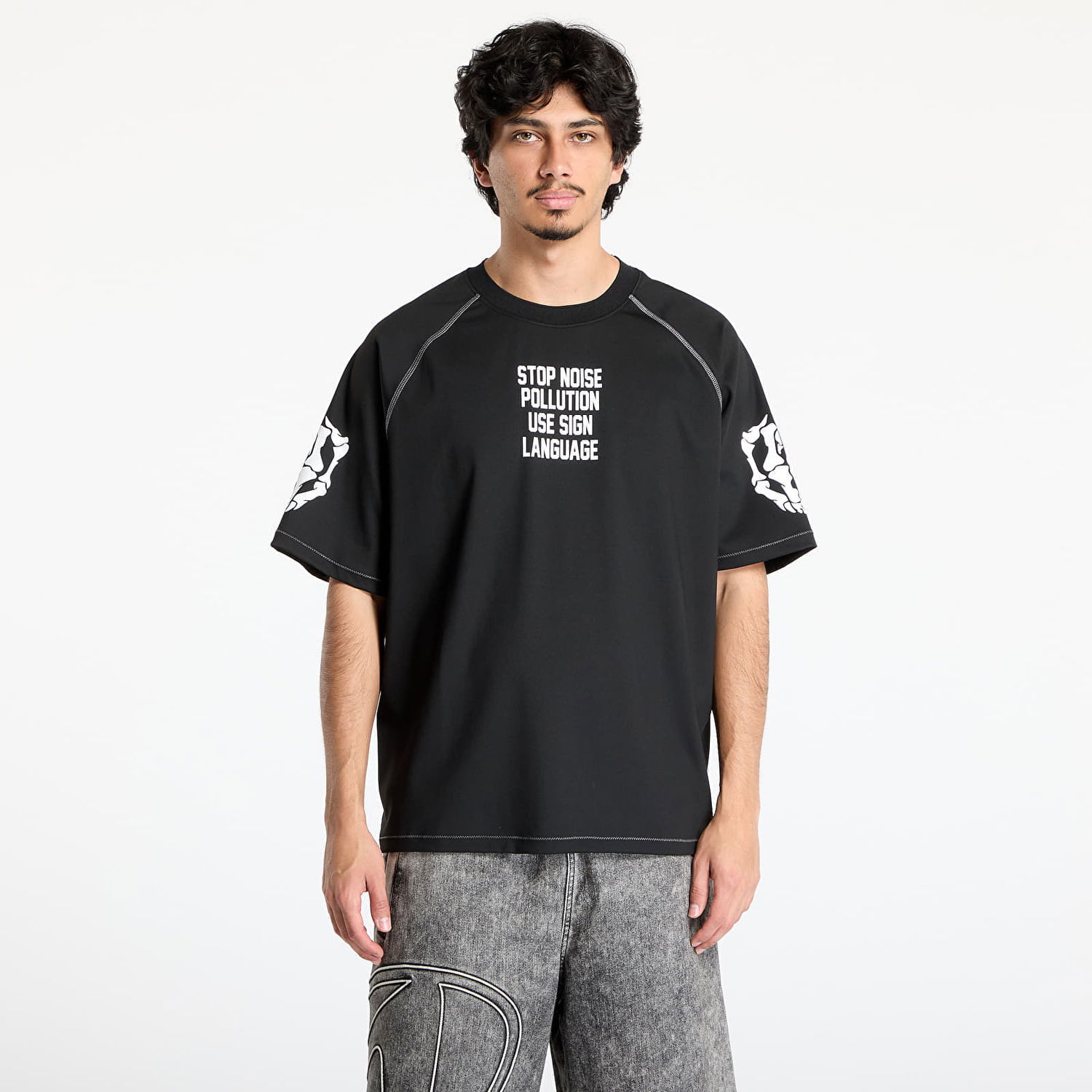 Tričko Pleasures PLEASURES Pollution Boxy Raglan T-Shirt Čierna | P25SU016 BLACK, 0