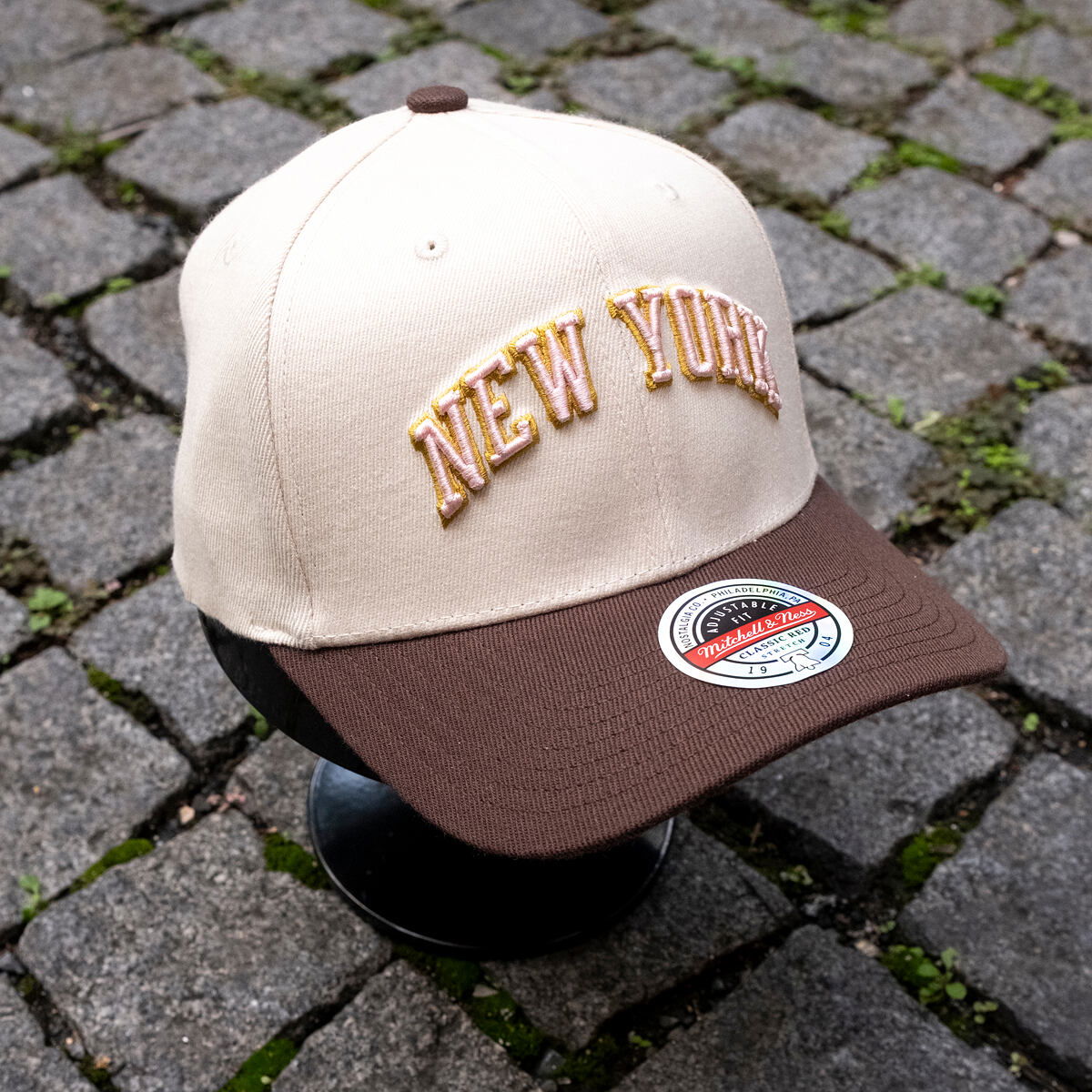 Šiltovka Mitchell & Ness Mitchell & Ness New York Knicks Adjustable Classic Red Snapback Béžová | HC14303-NYKCRBR, 0