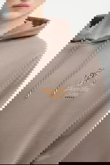 Mikina Drôle de Monsieur Drôle de Monsieur Le Hoodie Grand Hotel Graphic Print Hnedá | H.HO184.CO127, 3