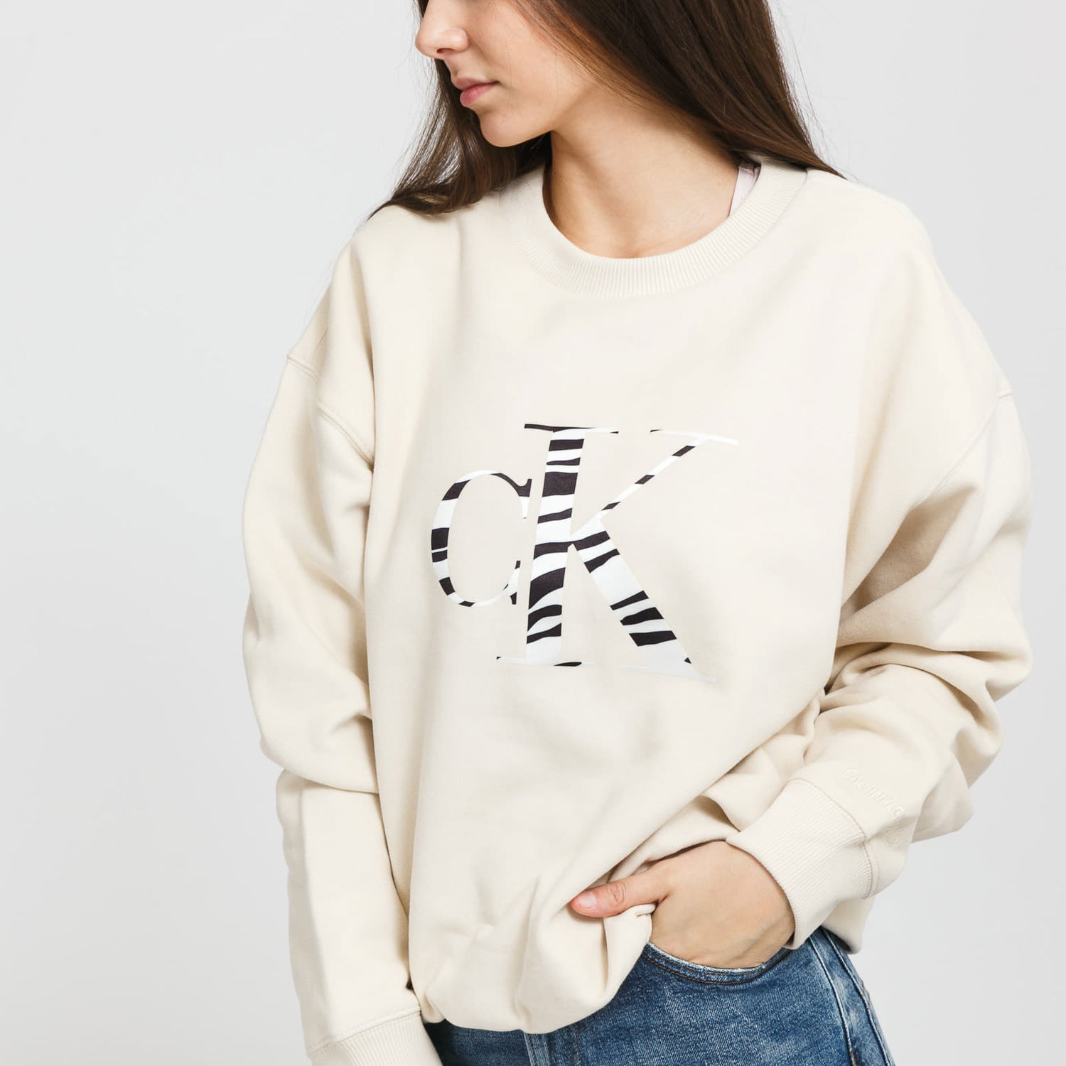 Mikina CALVIN KLEIN W Zebra CK Crew Neck Béžová | J20J214815 AEO, 1