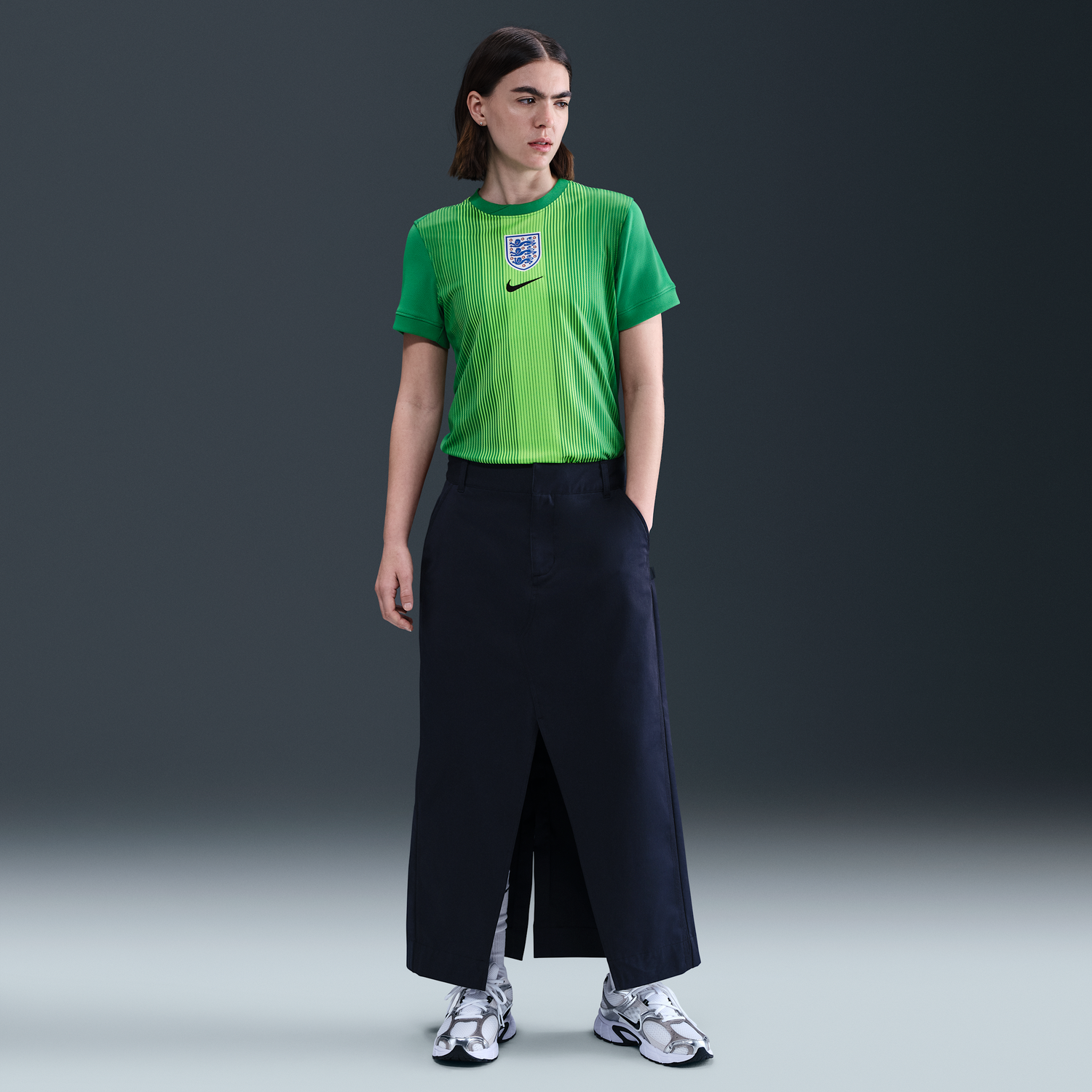 Dres Nike England Stadium 2025/26 Dri-FIT Replica Goalkeeper Short Sleeve Jersey Zelené | IF3957-310, 1