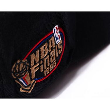 Šiltovka Mitchell & Ness NBA Top Spot Classic Red Chicago Bulls Black Čierna | HHSSINTL1265-CBUBLCK, 5