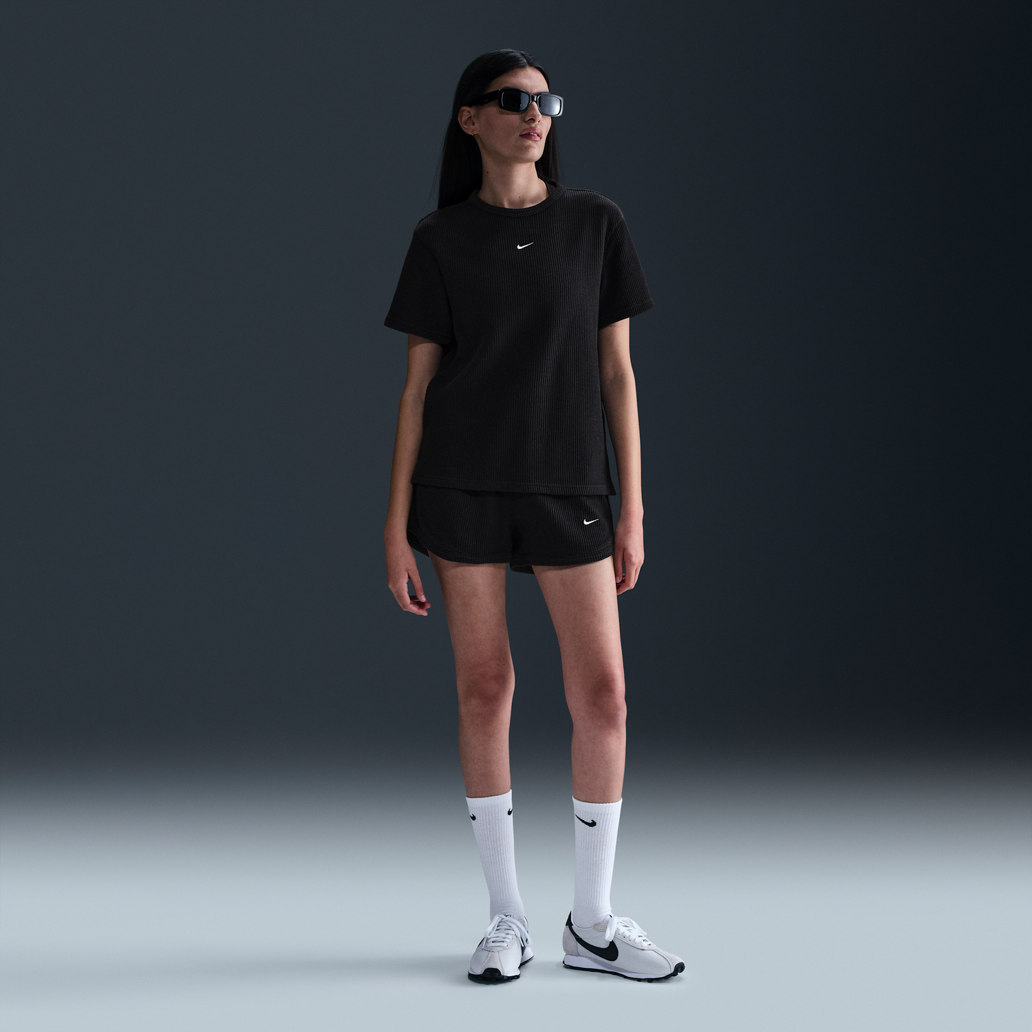Tričko Nike Sportswear Chill Waffle Relaxed Fit Short-Sleeve T-Shirt Čierna | HJ3838-011, 1