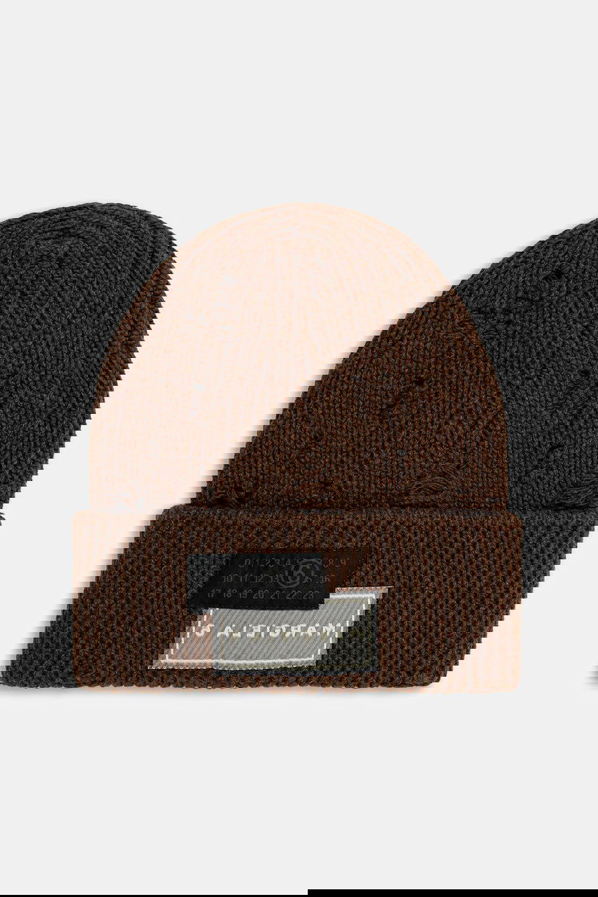 Kulicha Maison Margiela MM6 Maison Margiela Distressed Wool Ribbed Knit Beanie Hnedá | SH0TB0001.M13138.142M, 0