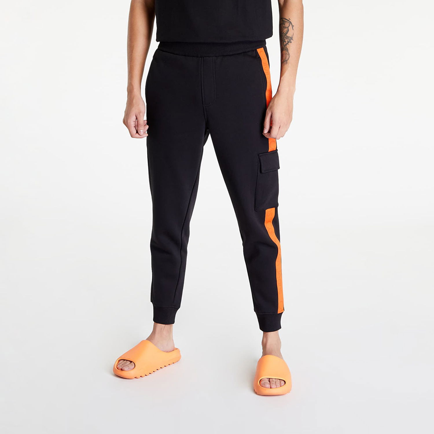 Cargo nohavice CALVIN KLEIN Logo Tape Cargo Čierna | J30J322050 BEH, 0
