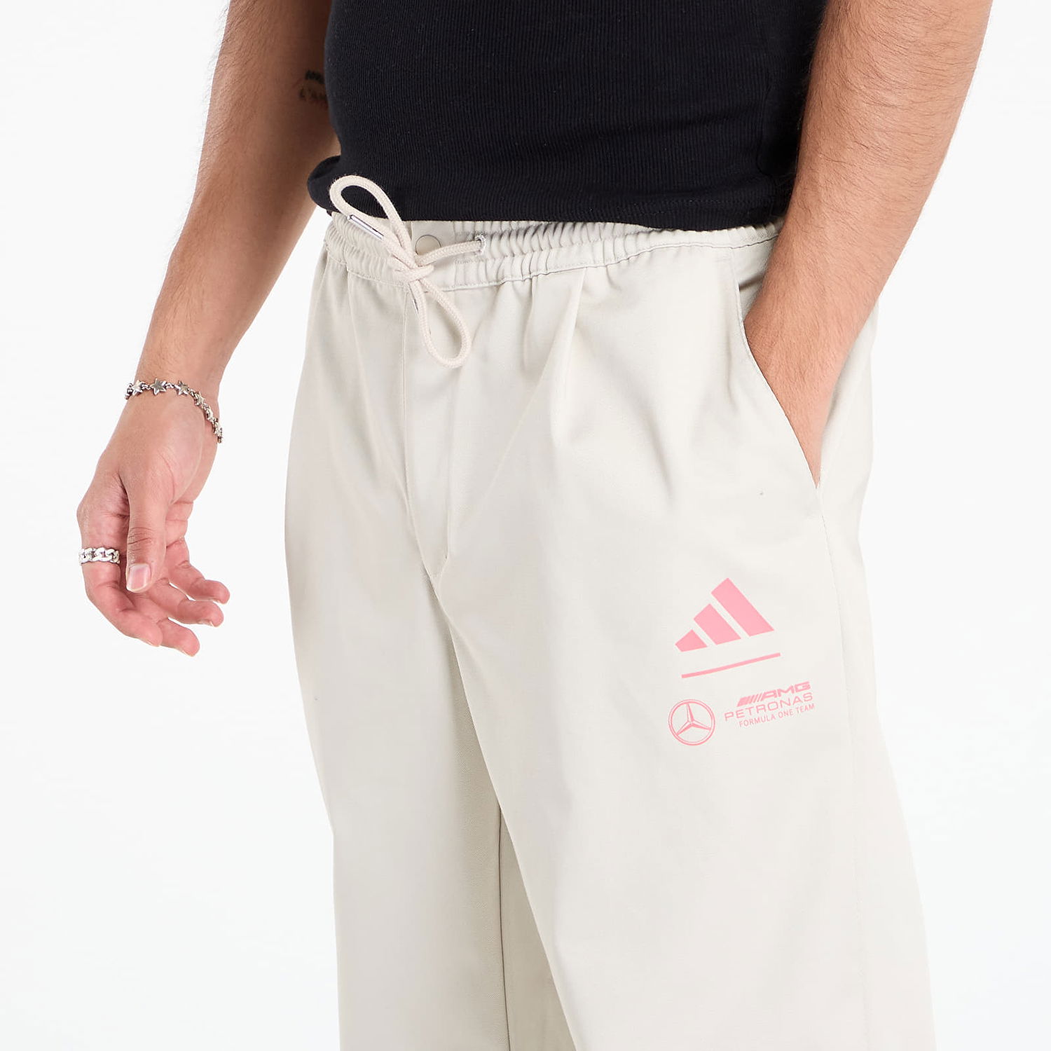Nohavice adidas Performance Mercedes - AMG Petronas Formula One Team Summer Chino Pants Béžová | JW3472, 1