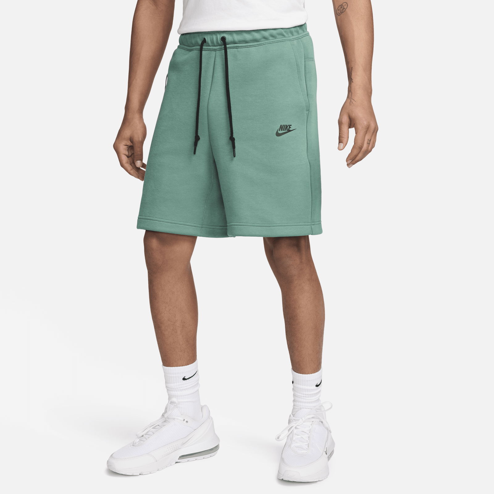 TECH FLEECE SHORT