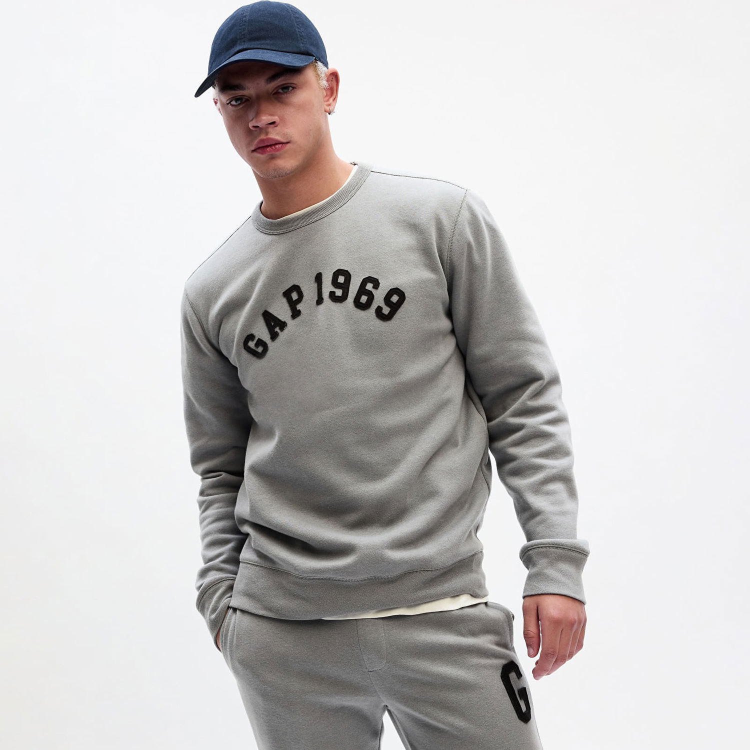 Mikina GAP Crewneck Logo Sweatshirt Pilot Grey Šedá | 817079-00, 0