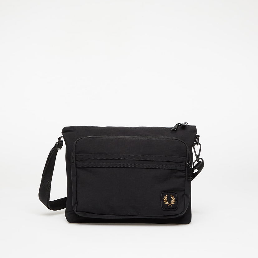 Taška cez rameno Fred Perry FRED PERRY Nylon Badge Crossbody Bag Čierna | L1193 102