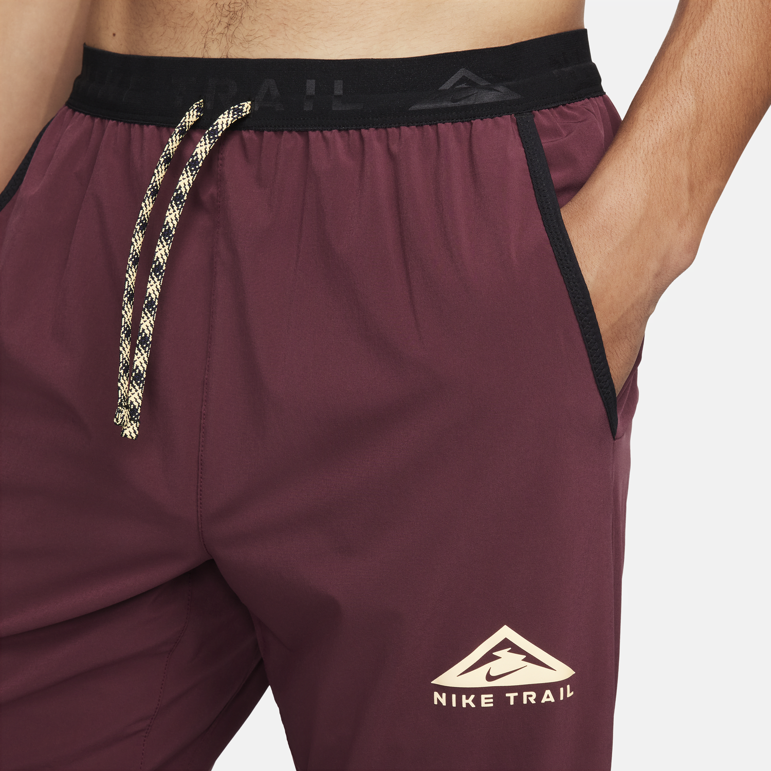 Tepláky Nike Trail Dawn Range Dri-FIT Červená | DX0855-681, 1