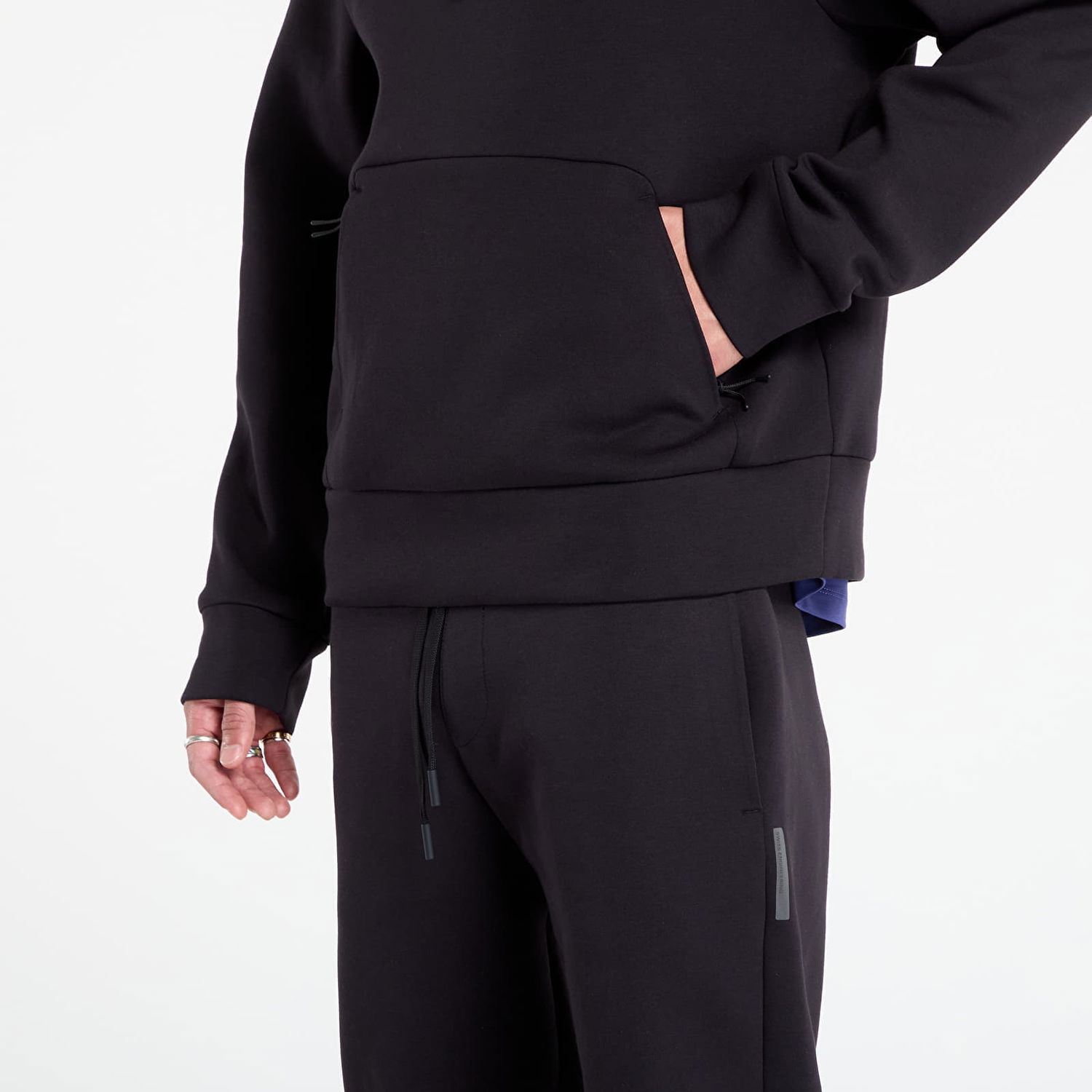 Mikina On Running Focus Tech Hoodie Čierna | 1MF30290553, 1