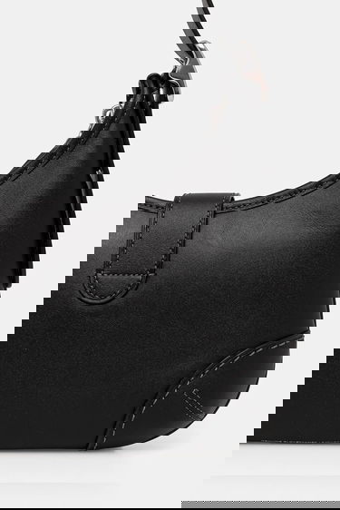 Taška cez rameno Coach Hamptons Leather Buckle Shoulder Bag Čierna | CW642, 2