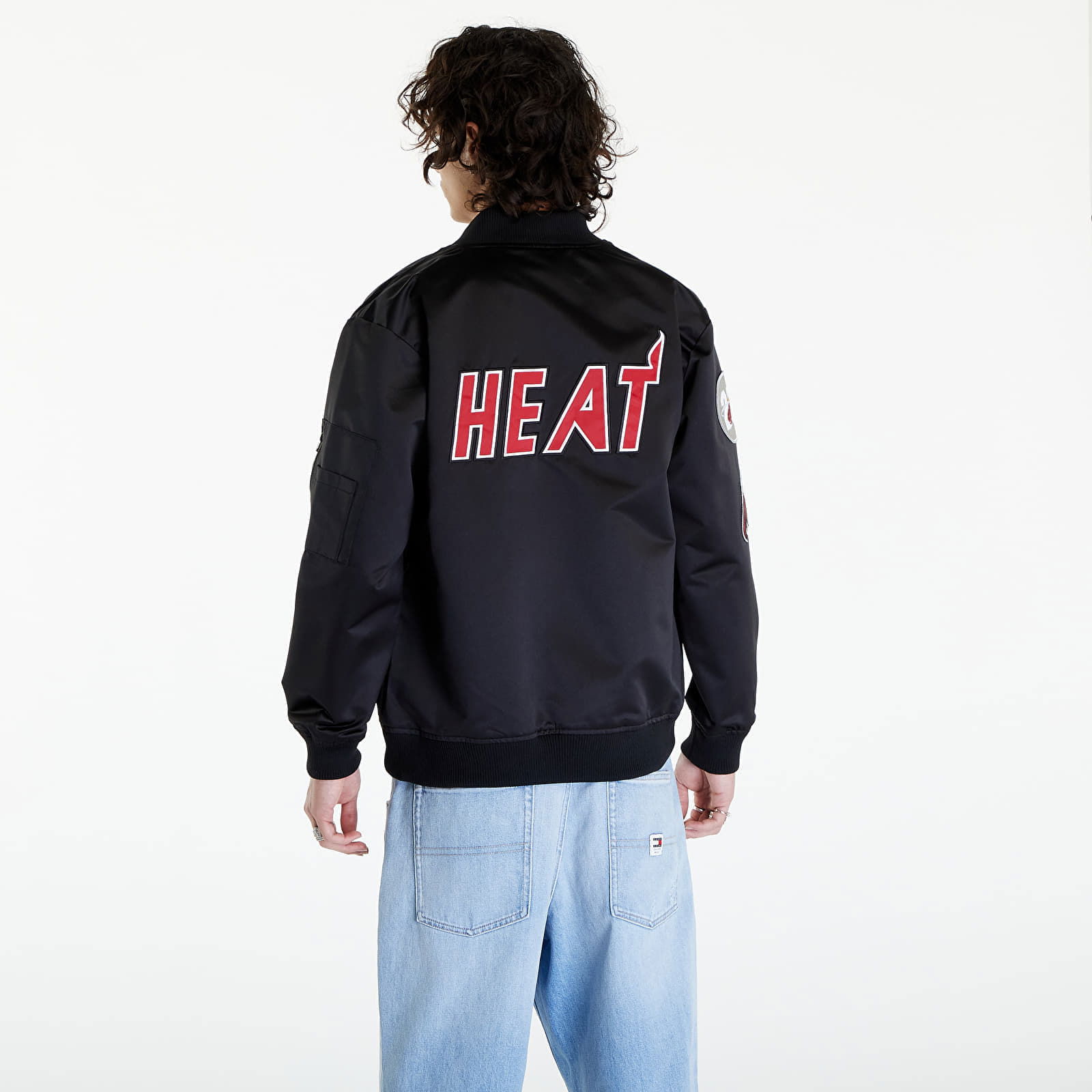 NBA Lightweight Satin Bomber Vintage Logo Heat Black