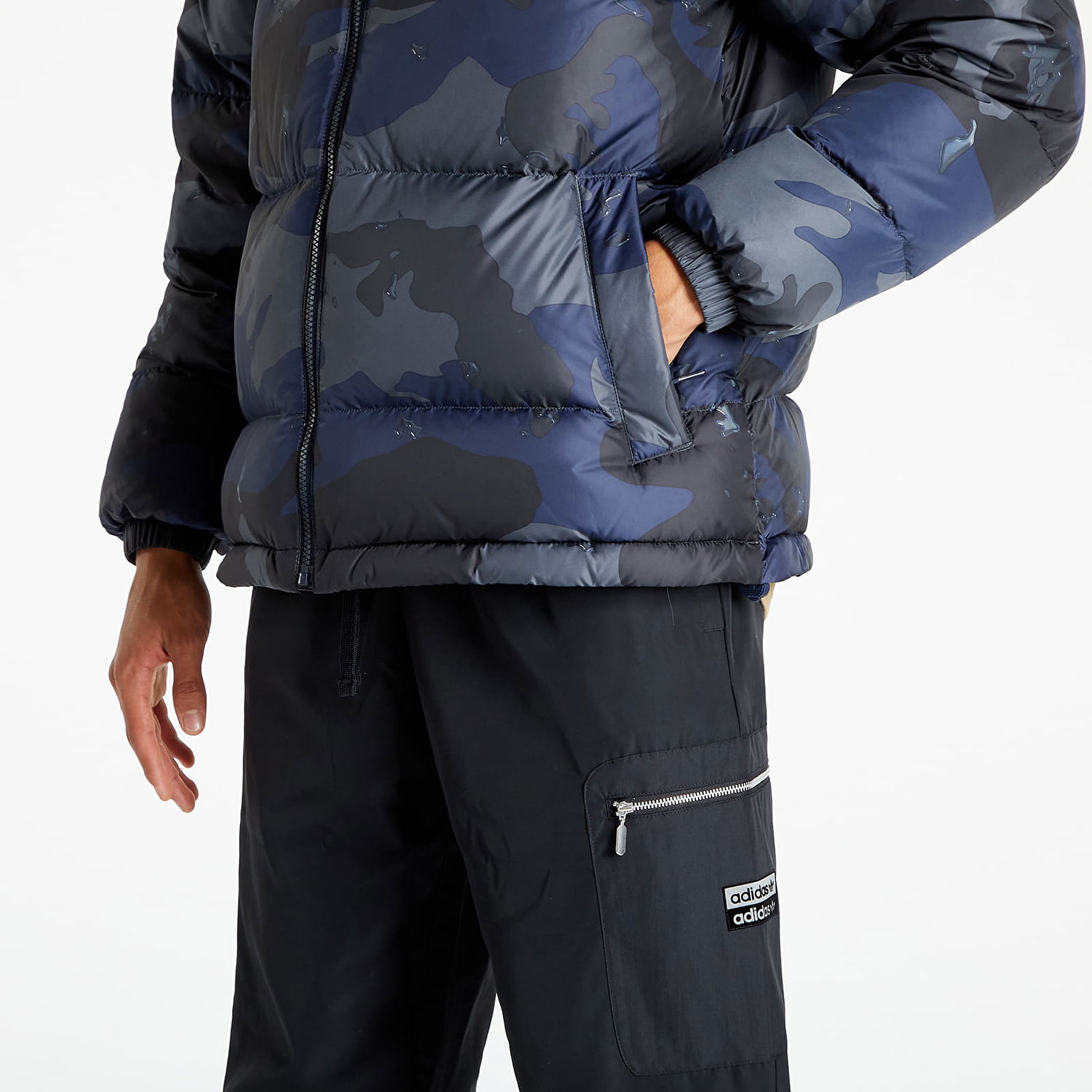 Prešívaná bunda adidas Originals Camo Puff Jacket Navy | H13566, 1