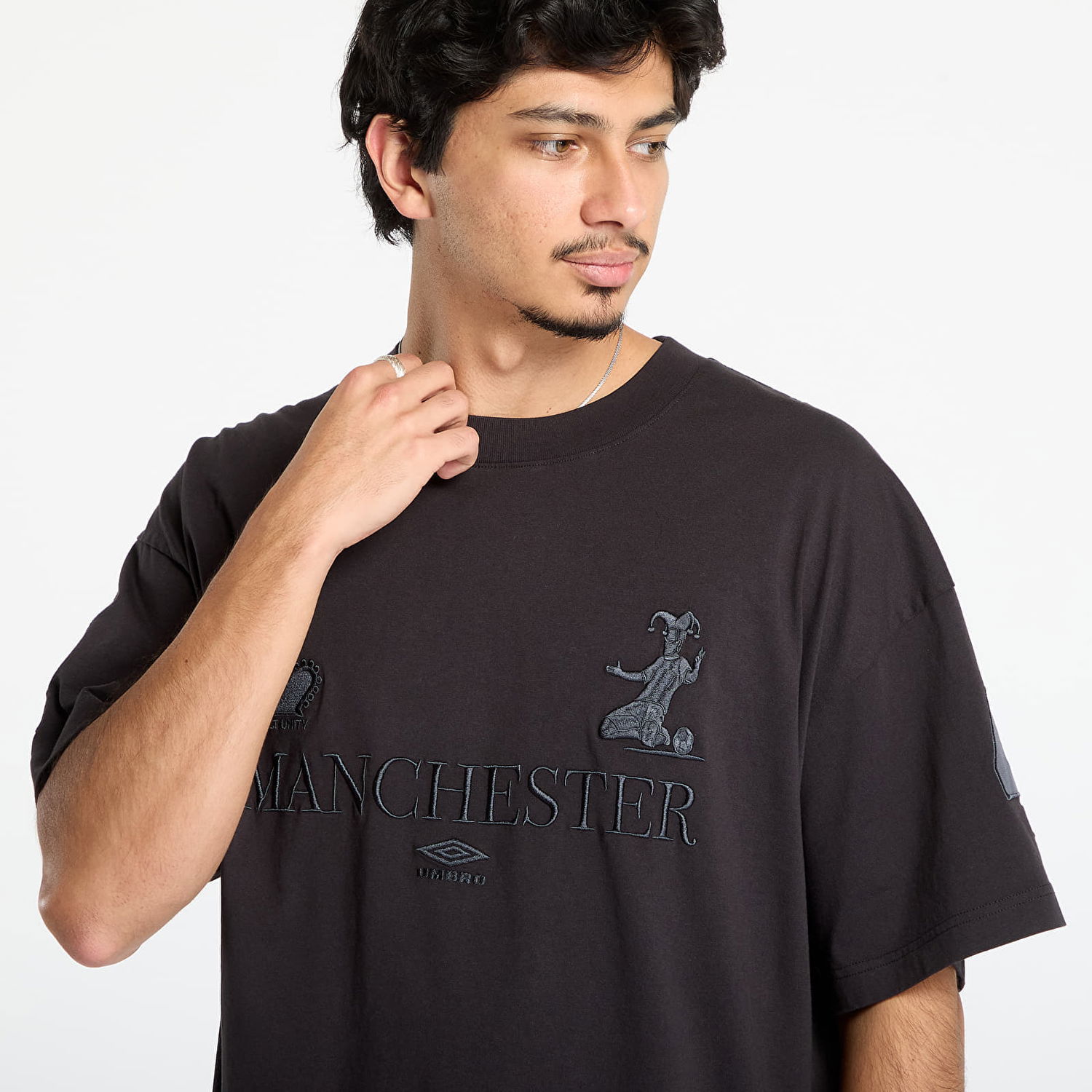 Tričko Umbro Manchester Cult Unity Embroidered Oversized T-Shirt Čierna | UBMW0397JY121 BLK0020, 1