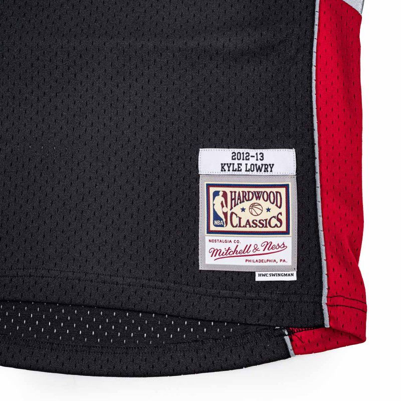 Dres Mitchell & Ness NBA Swingman Jersey Toronto Raptors Kyle Lowry Čierna | SMJYGS20045-TRABLCK12KLO, 1