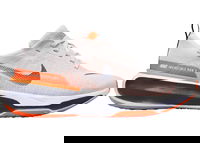 ZoomX Invincible Run 3 Phantom Total Orange