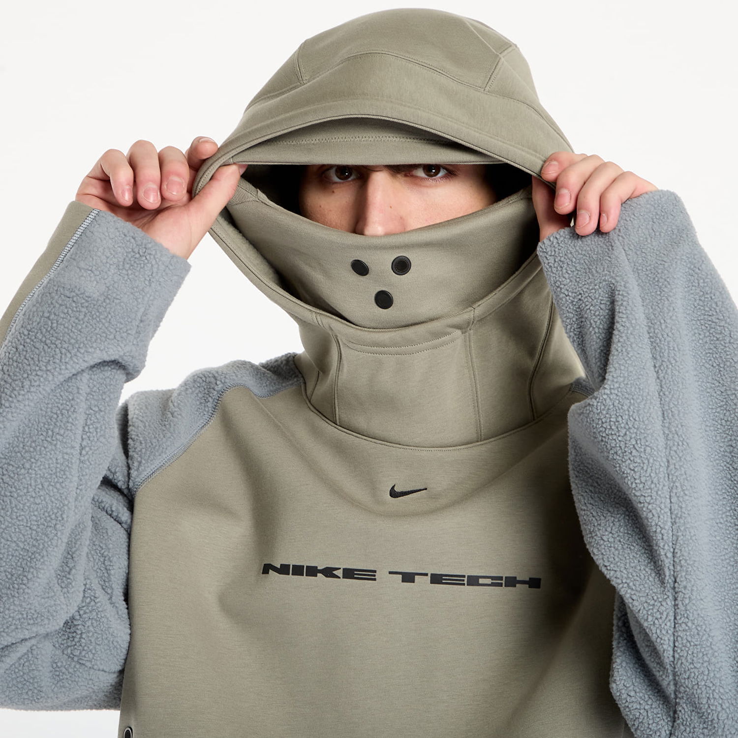 Mikina Nike Tech Boreas Oversized Hoodie with Balaclava Hood and Textured Panels Zelené | IB3363-320, 1