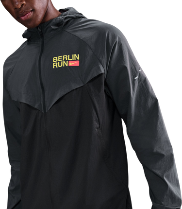 Vetrovka Nike Nike Stride Berlin Marathon Hooded Jacket Čierna | ih4068-010, 2