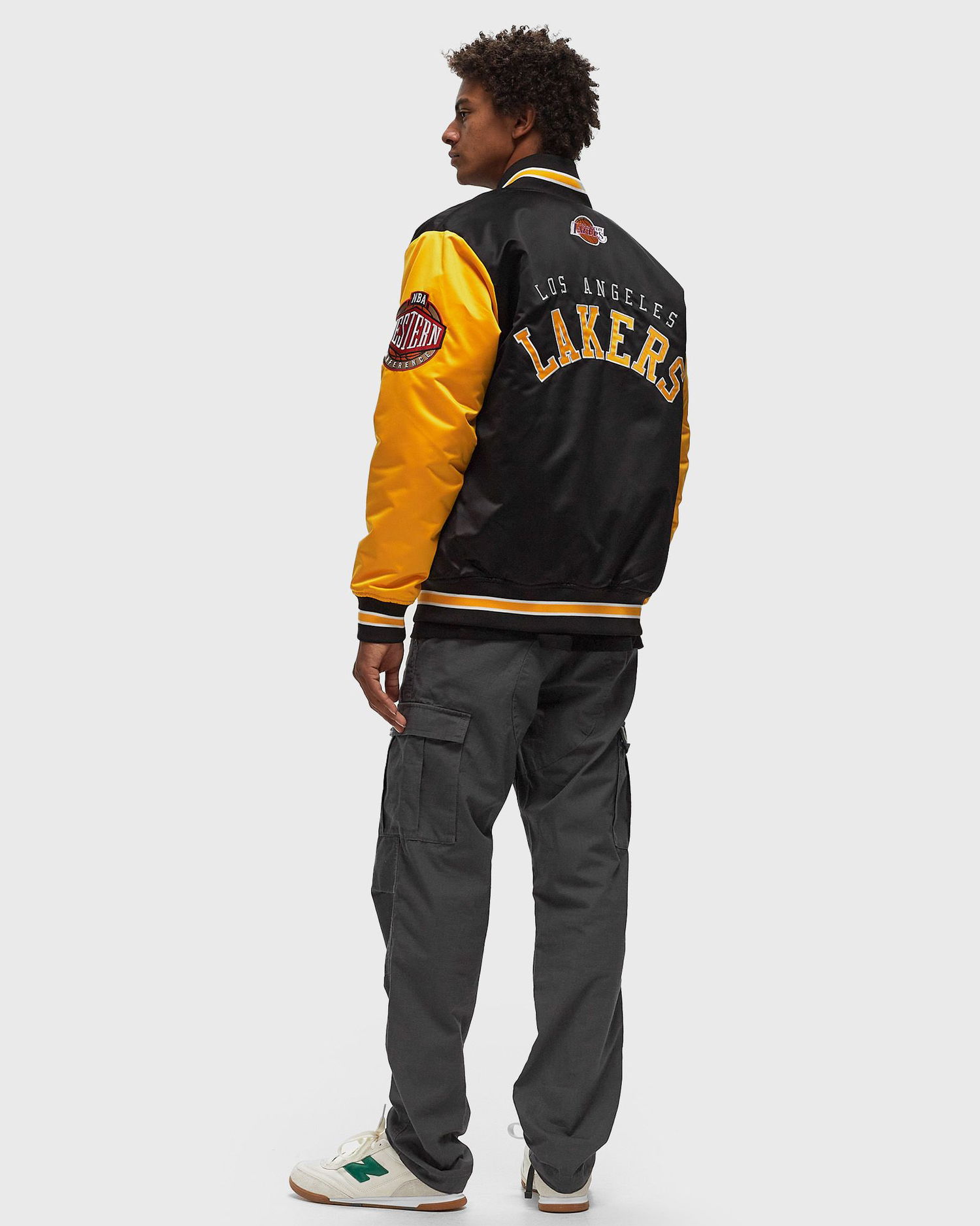 Bomber bunda Mitchell & Ness NBA Heavyweight Satin Jacket VINTAGE LOGO LOS ANGELES LAKERS Čierna | JK8453-LALBLCK, 1