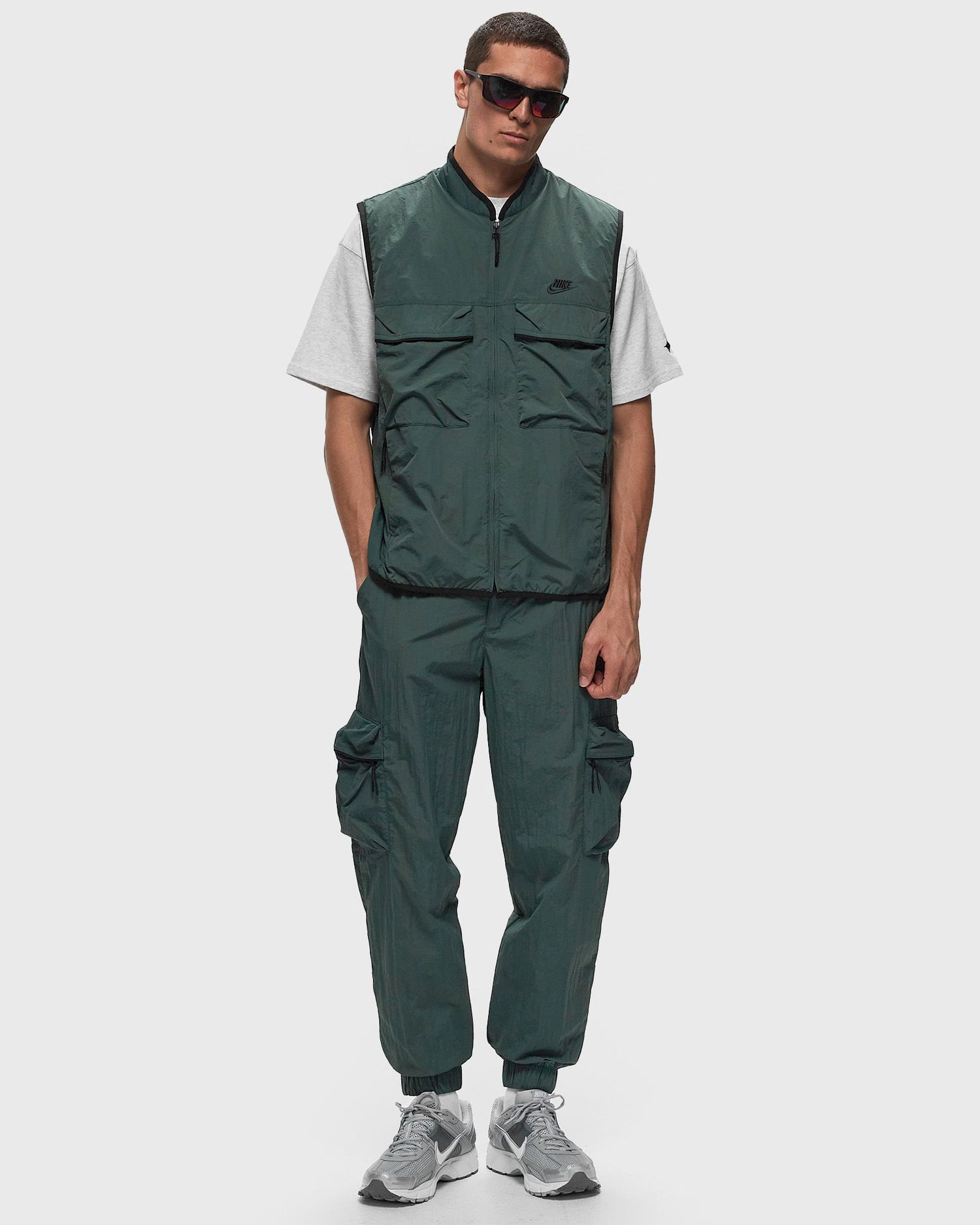 Vesta Nike TECH WOVEN VEST Zelené | FZ0748-338, 1