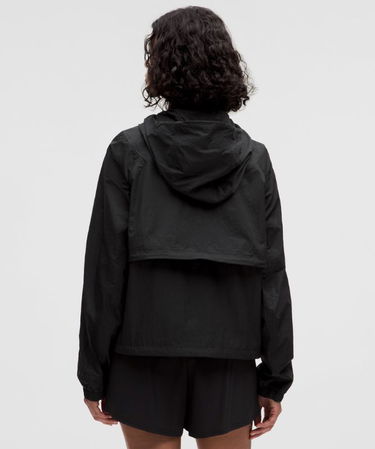 Vetrovka lululemon lululemon Water-Repellent Hooded Jacket with Drawcord Čierna | prod11860005, 2