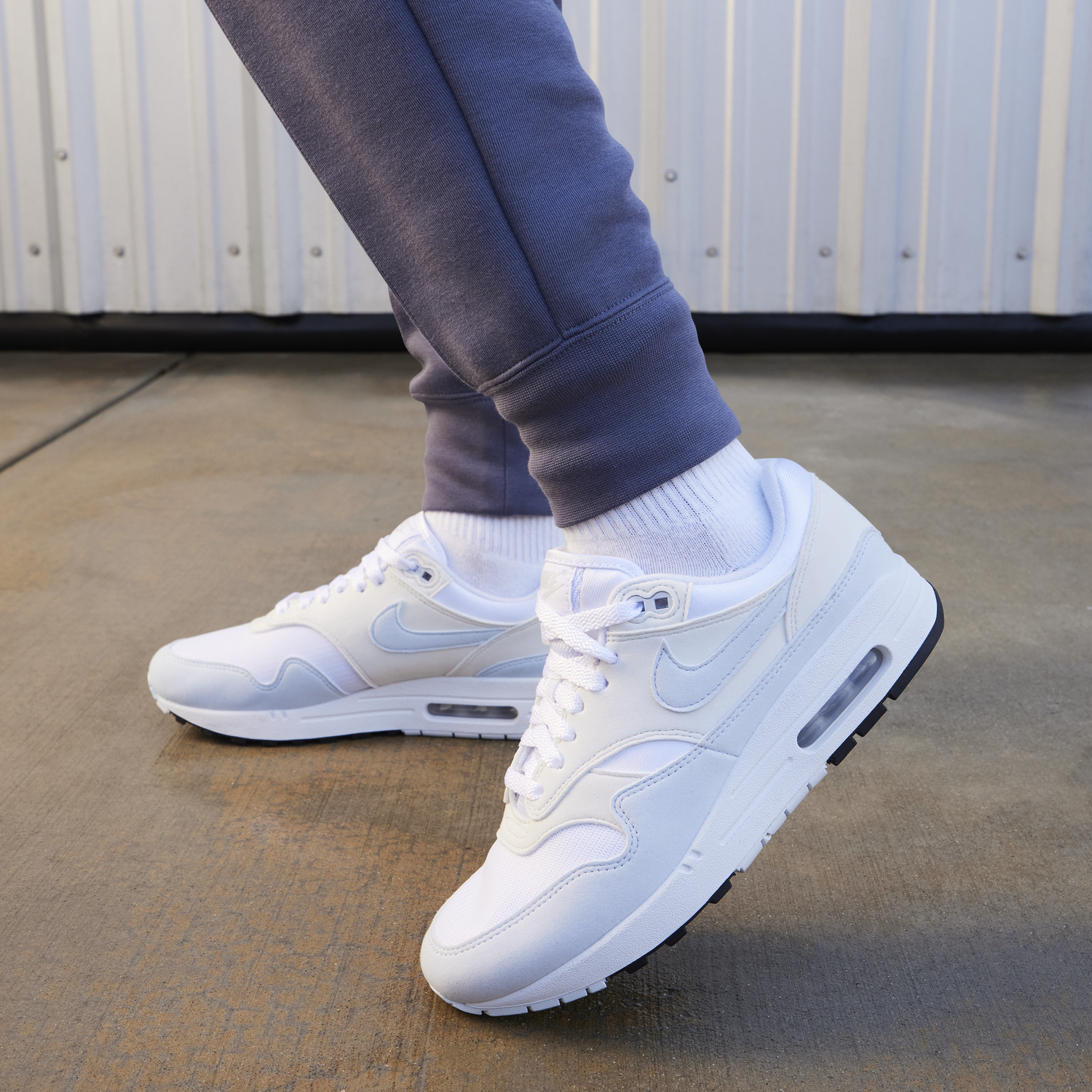Tenisky a topánky Nike Air Max 1 "Football Grey" Šedá | DZ2628-105, 1