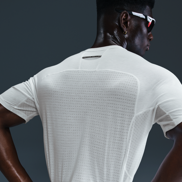 Tričko Nike Solar Chase Dri-FIT Short Sleeve Running T-Shirt Biela | HJ3580-121, 1