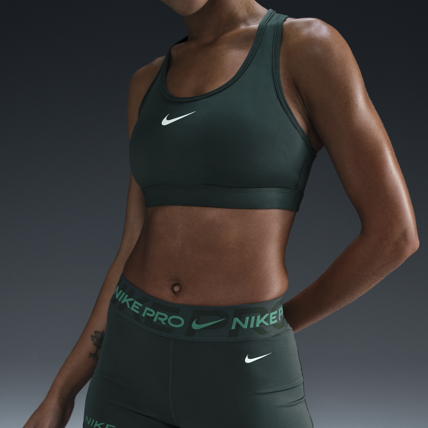 Šortky Nike 8cm Cycling Shorts With Mid Rise Waist Zelené | FV7838-338, 1