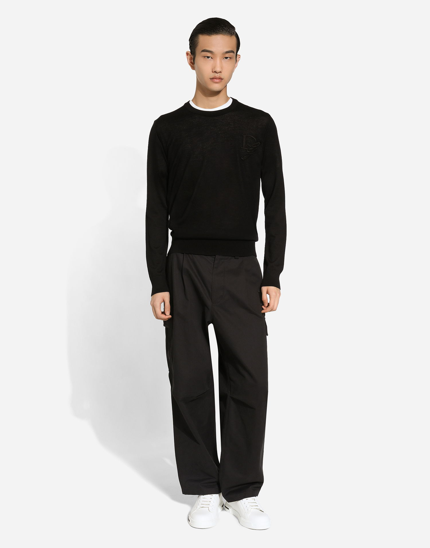 Sveter Dolce & Gabbana Cashmere Round-neck Sweater With Embroidery Čierna | GXX02ZJAWXRN0000, 1