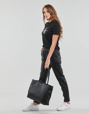Tričko CALVIN KLEIN CORE MONOGRAM REGULAR TEE Čierna | J20J219142-BEH, 2