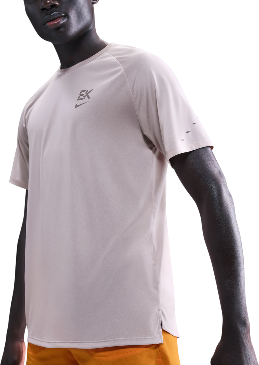 Tričko Nike T-Shirt Stride Eliud Kipchoge Béžová | hv2651-667