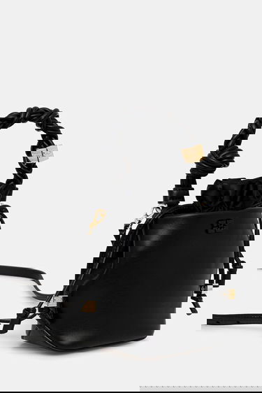 Kabelka GANNI Bou Bucket Mini Braided Handle Drawstring Bag Čierna | A6800., 1