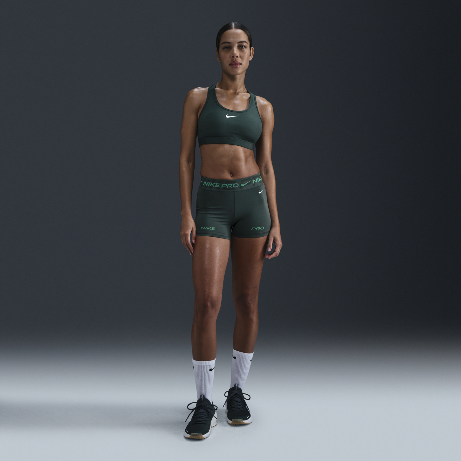Šortky Nike 8cm Cycling Shorts With Mid Rise Waist Zelené | FV7838-338, 0