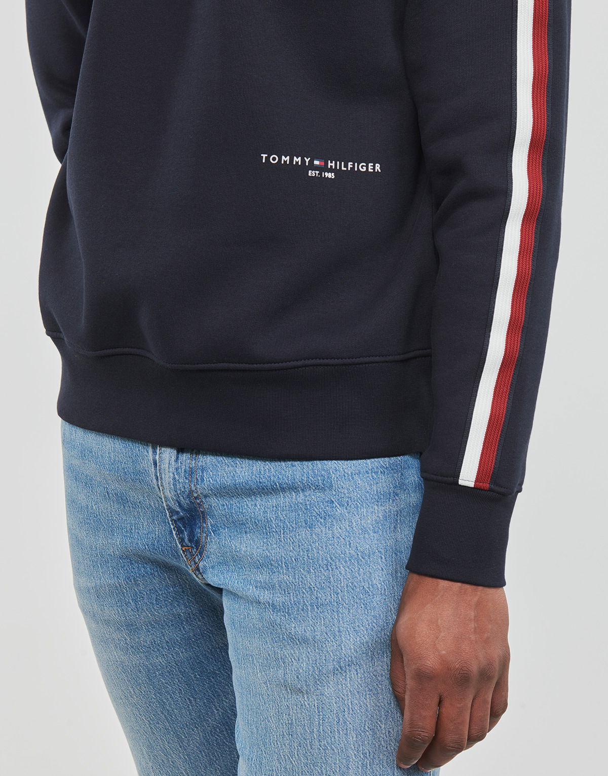 NEW GLOBAL STRIPE CREWNECK