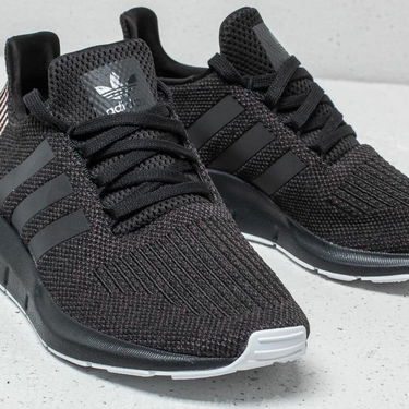 Tenisky a topánky adidas Originals Swift Run Čierna | B37723, 5