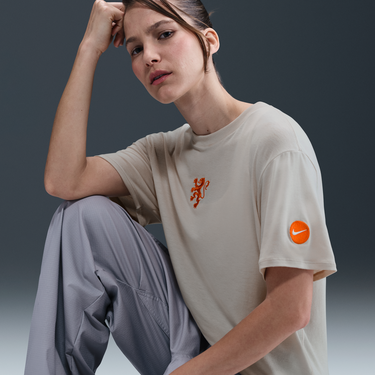 Tričko Nike Nike One Dri-FIT Relaxed Netherlands Short Sleeve T-Shirt Béžová | HJ4120-106, 3