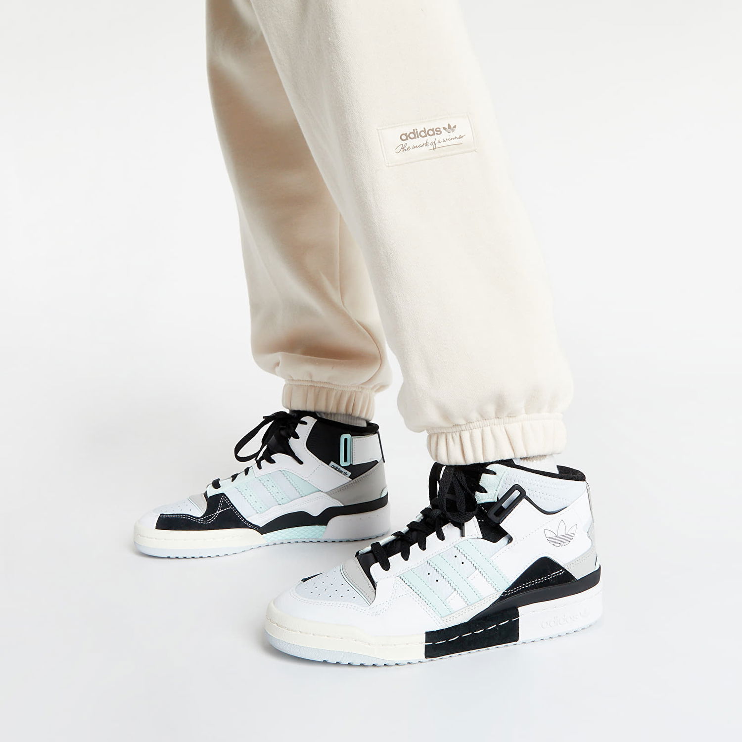 Tepláky adidas Performance Trefoil Linear Sweat Pants Béžová | HM2671, 1