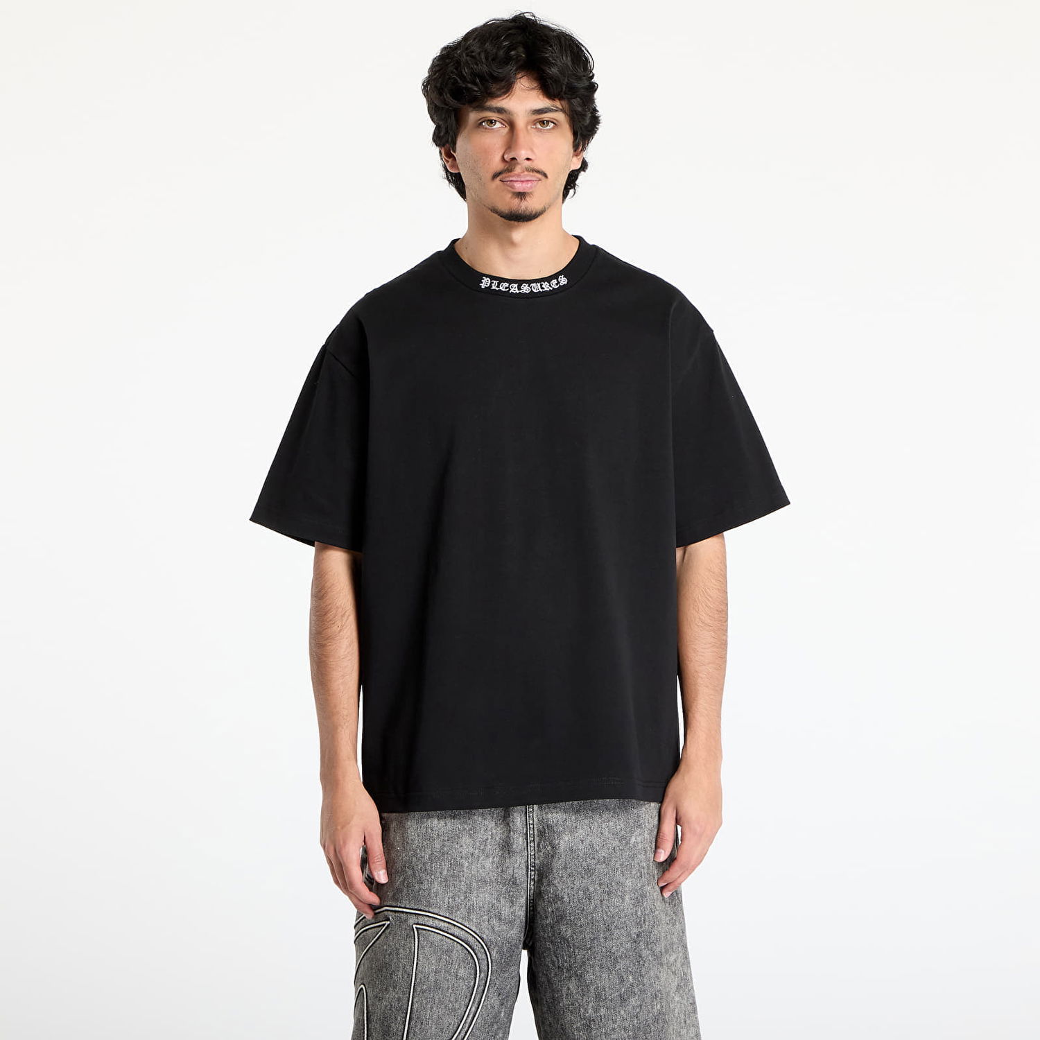 Tričko Pleasures PLEASURES Sorrow Heavyweight T-Shirt Čierna | P25SU022 BLACK, 0