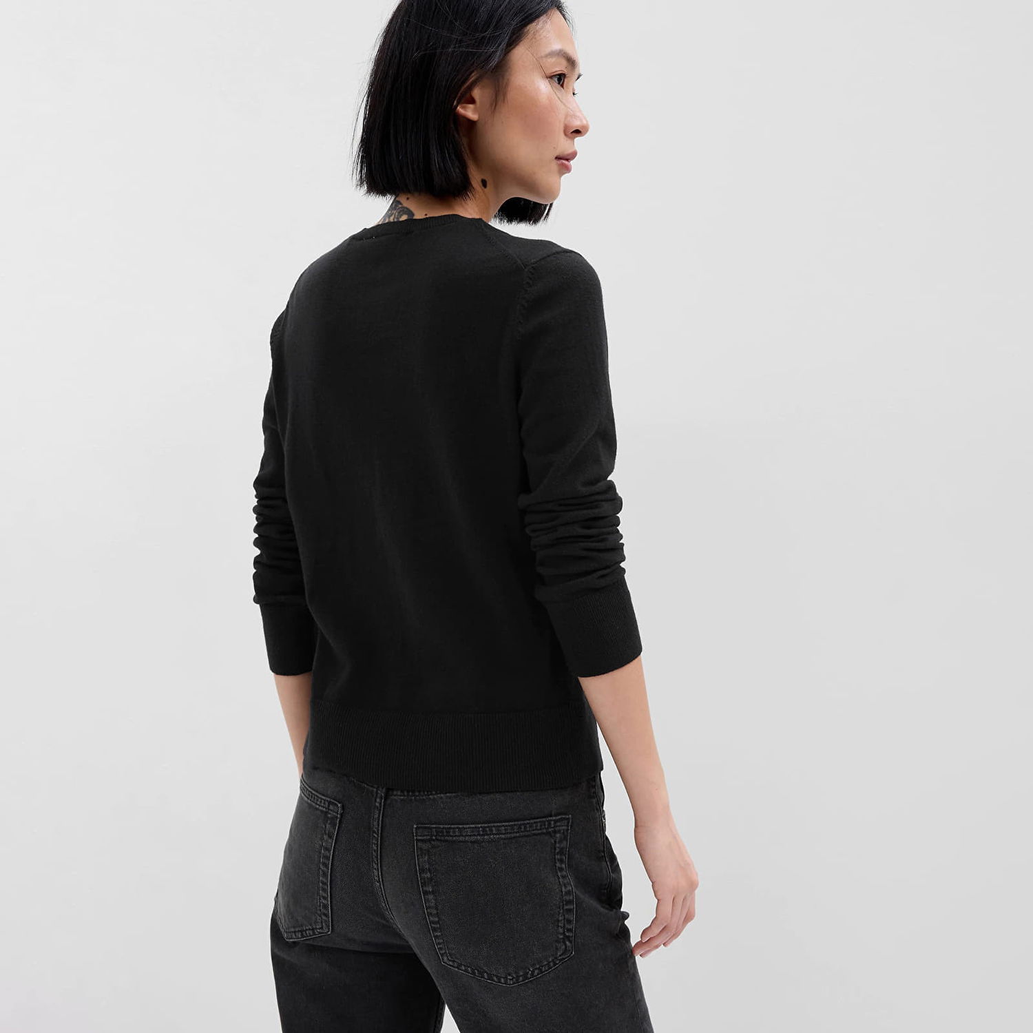 Sveter GAP Crew Cardigan True Black V2 Čierna | 443176-06, 1