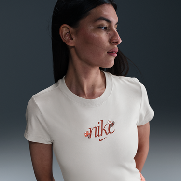 Tričko Nike Nike Sportswear Chill Knit Slim Fit Graphic T-Shirt Biela | HF9722-104, 3