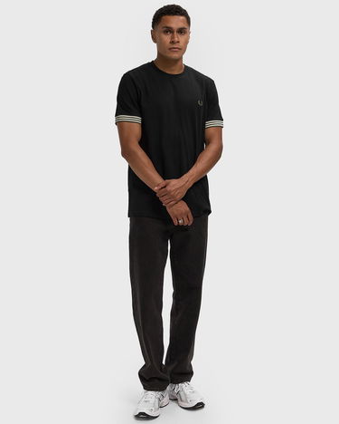 Tričko Fred Perry T-Shirt with Striped Cuffs Čierna | M7707-184, 2
