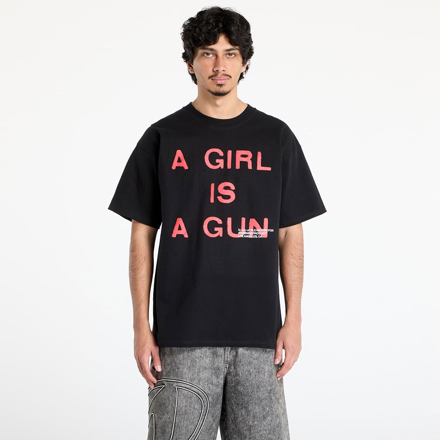 Tričko Pleasures PLEASURES Girl Is A Gun T-Shirt Čierna | P25SU061 BLACK, 0