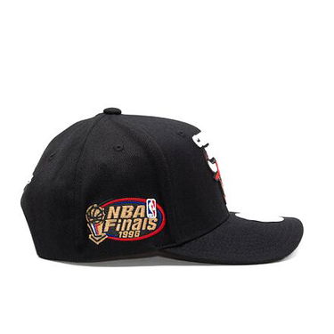 Šiltovka Mitchell & Ness NBA Top Spot Classic Red Chicago Bulls Black Čierna | HHSSINTL1265-CBUBLCK, 1
