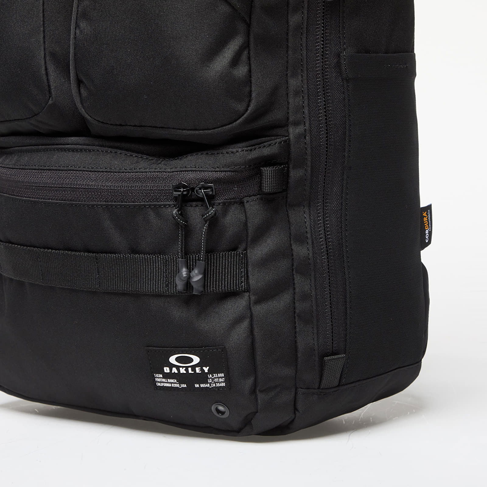 Essential Backpack Blackout